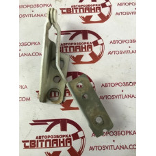 Завіса капота правий Ford Connect 2002-2012 2T1416800AE